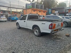 Isuzu Como 2014 White