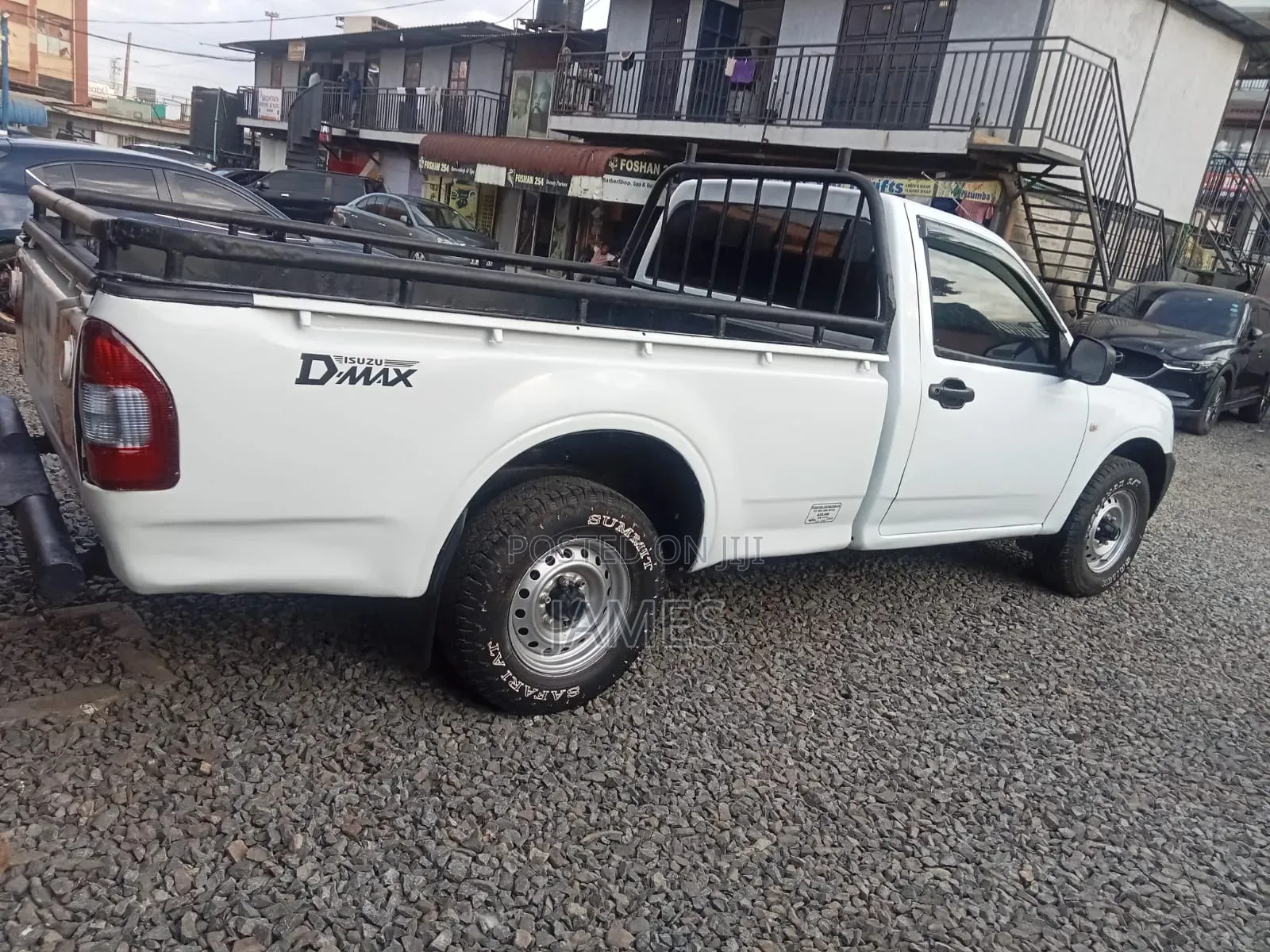 Isuzu Como 2014 White