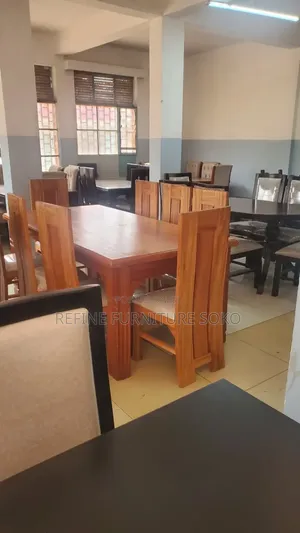 Dining Table Set Available Very Strong and Lasting