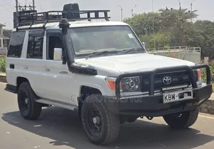 Toyota Land Cruiser 2011 White