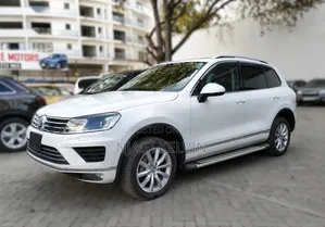 Volkswagen Touareg 2016 White