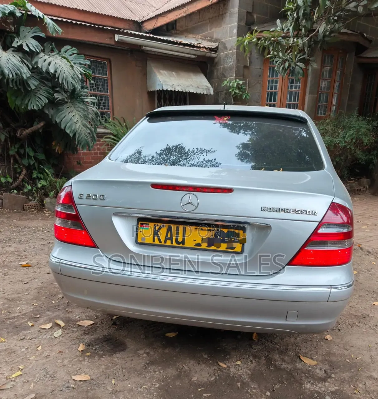 Mercedes-Benz E200 2006 Silver