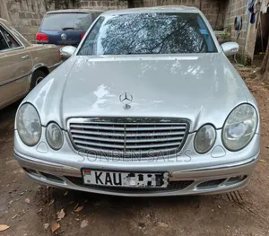 Mercedes-Benz E200 2006 Silver