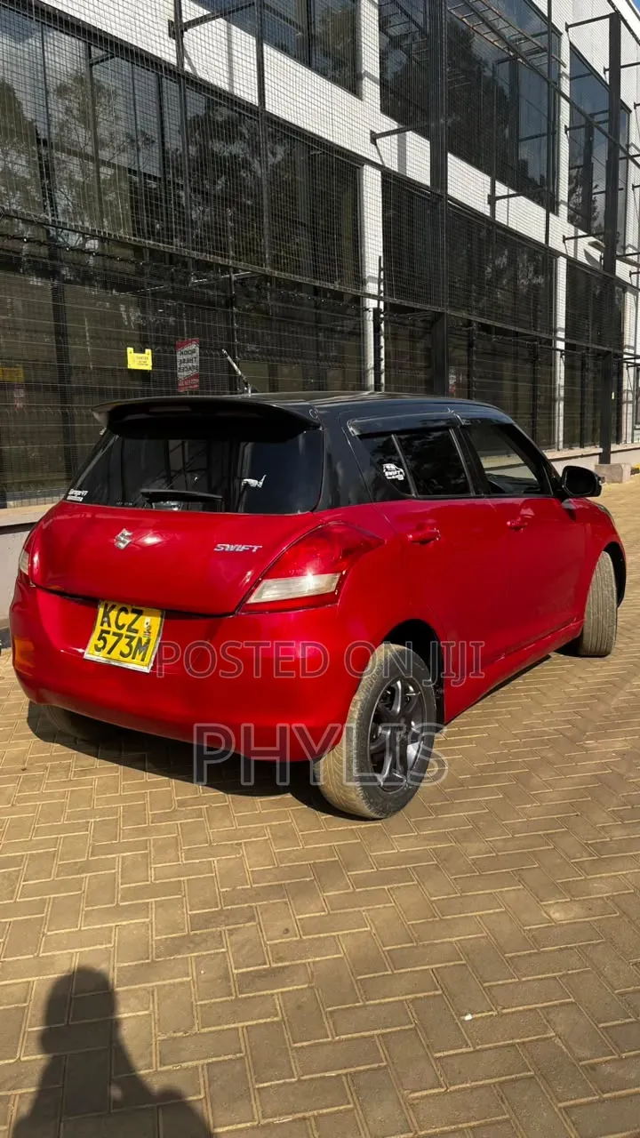 Suzuki Swift 2013 Red