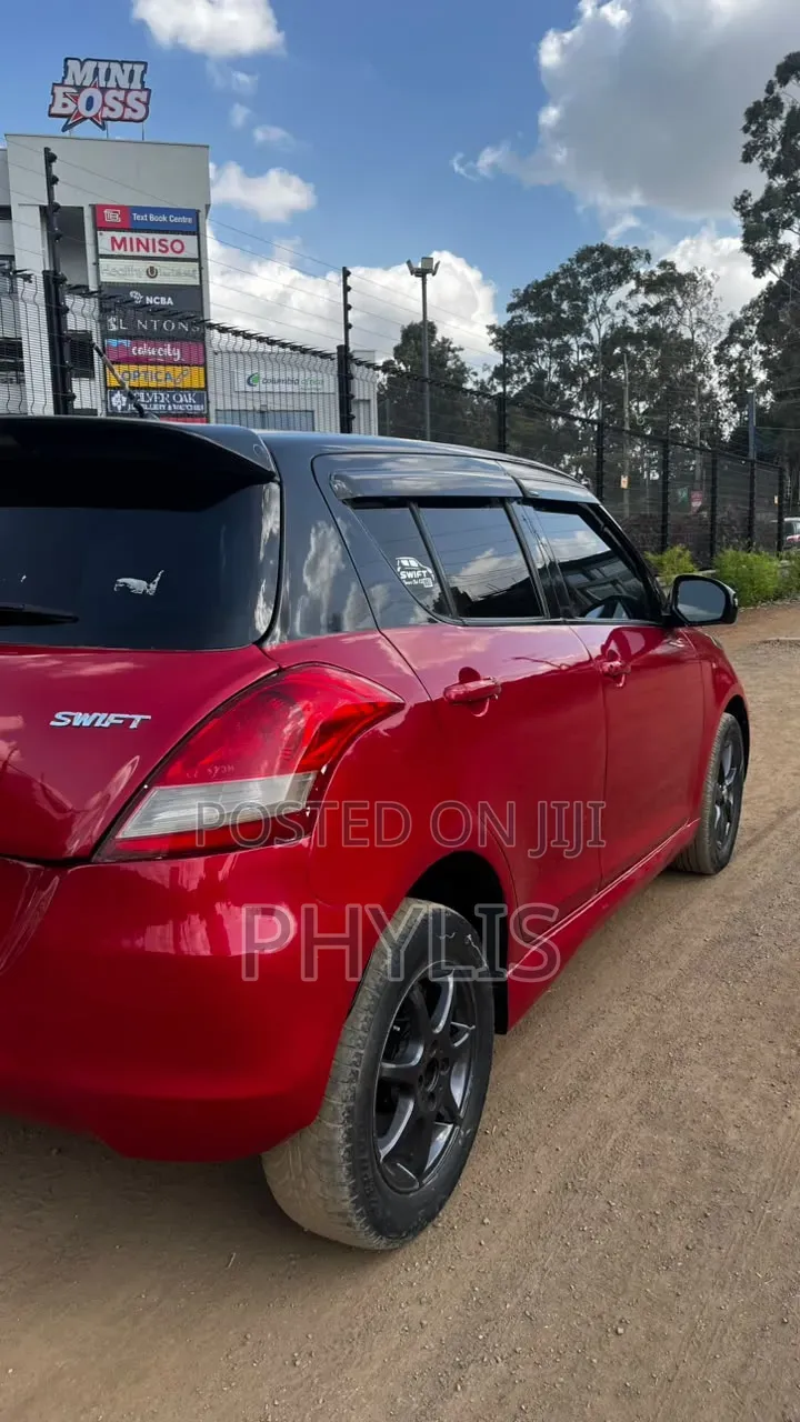 Suzuki Swift 2013 Red