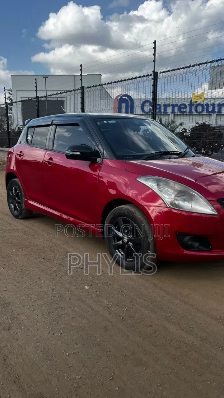 Suzuki Swift 2013 Red