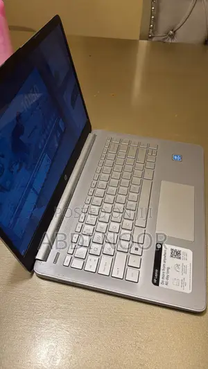 Laptop HP 14-dq1025cl 8GB Intel Pentium SSD 128GB
