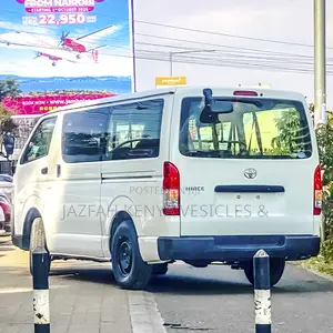 Toyota HiAce 2019 White