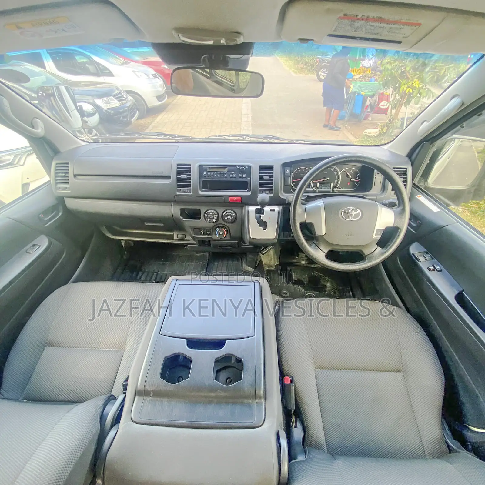 Toyota HiAce 2019 White
