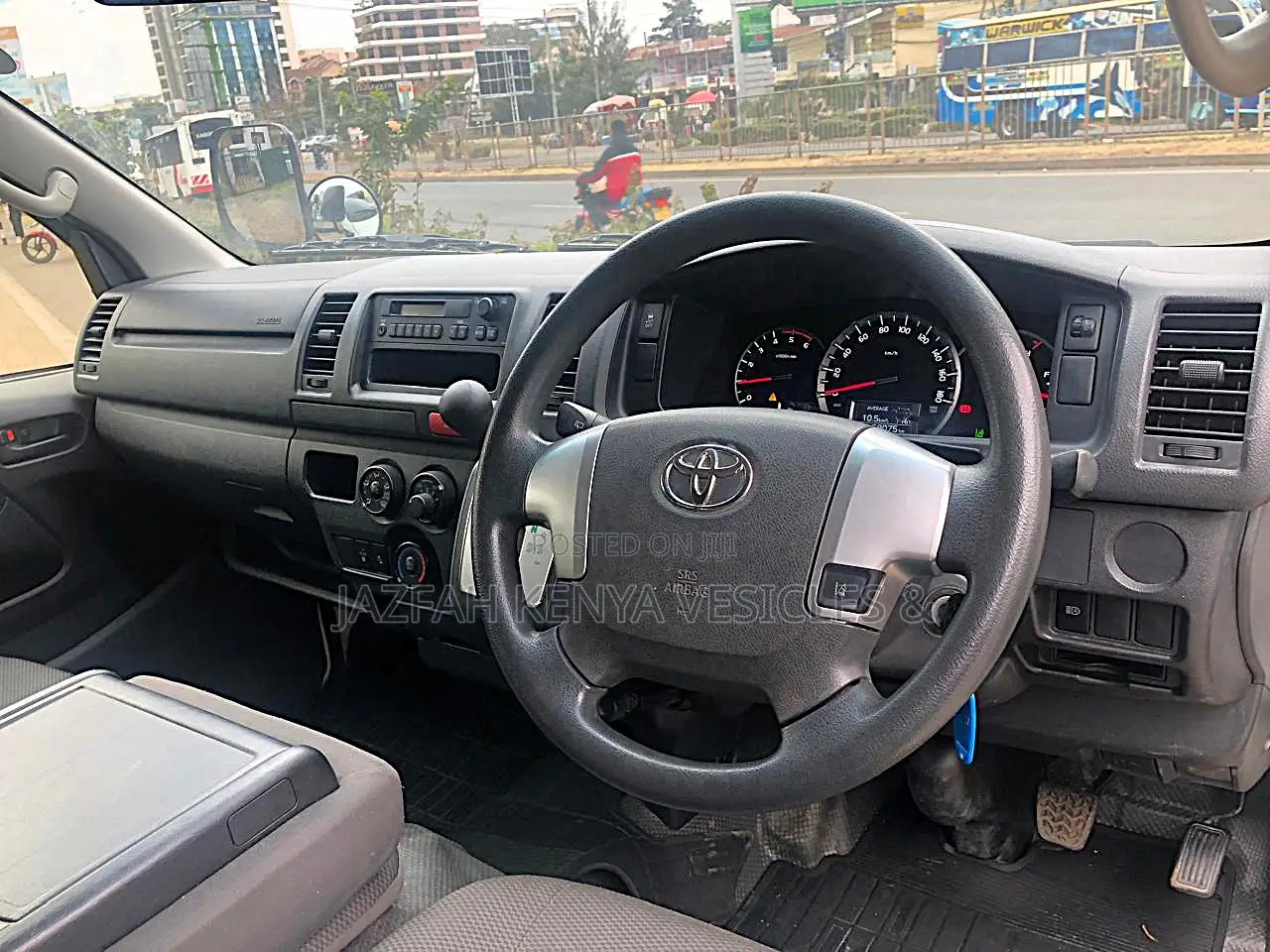 Toyota HiAce 2019 White