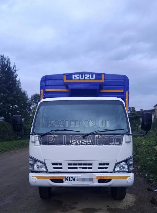 IIsuzu NPR - main view