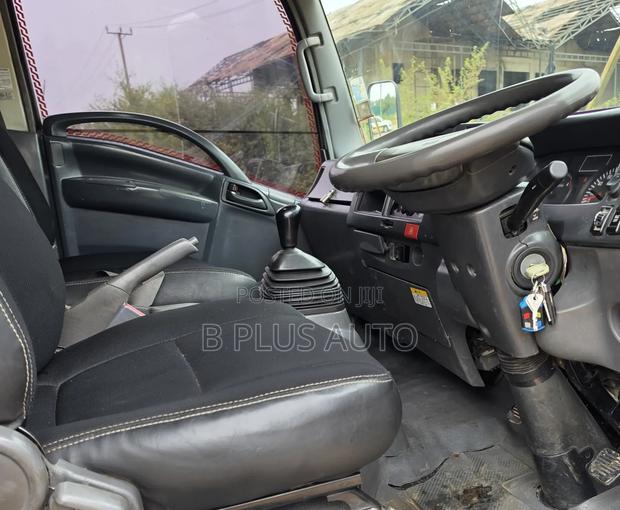 IIsuzu NPR - thumbnail 5