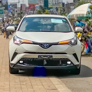 Toyota C-HR XLE Prermium FWD (2.0L 4cyl 2AM) 2018 White