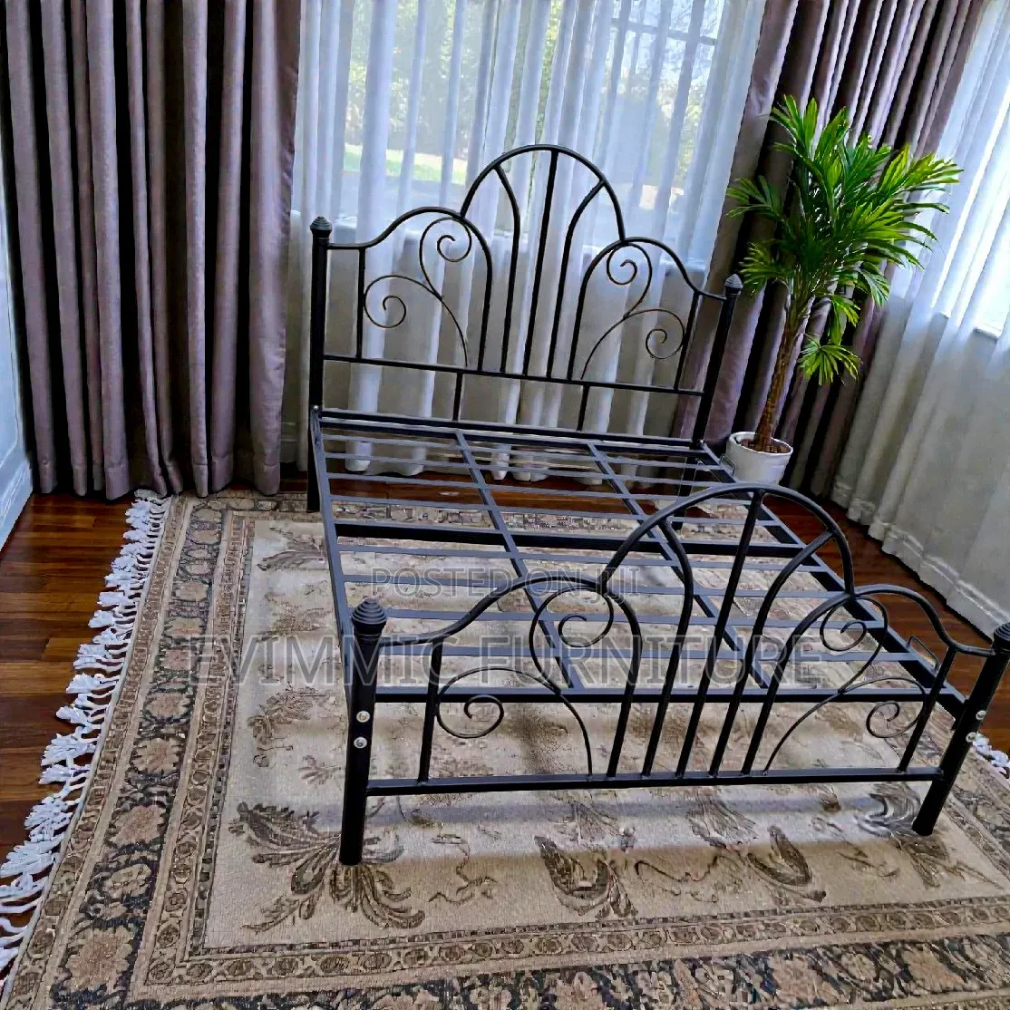 Victorian Style Queen Size Metal Frame Bed