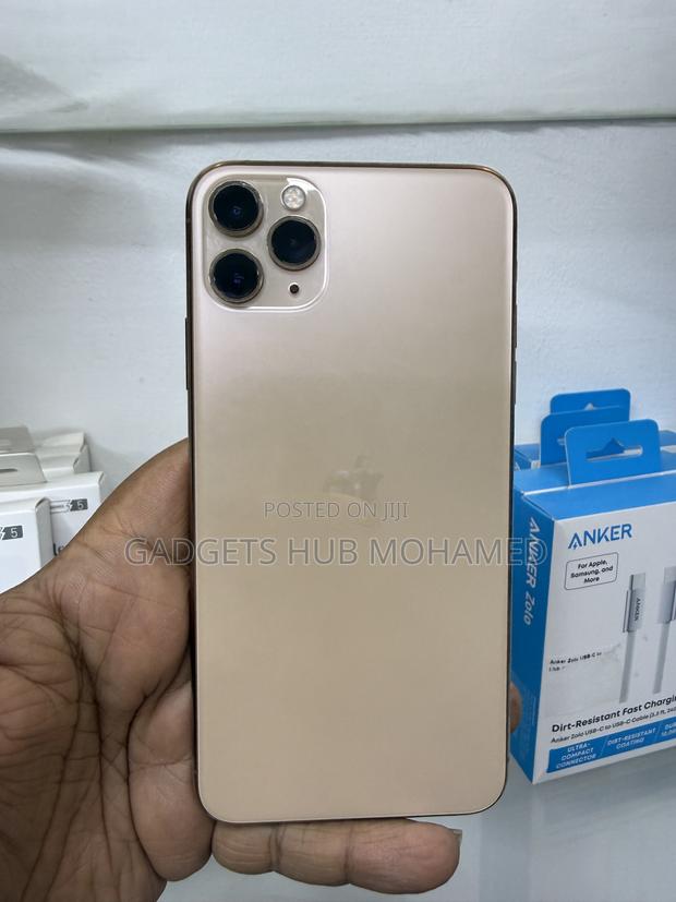 Apple iPhone 11 Pro Max 64 GB Gold - main view