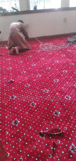 Red and Maroon Vvip Wall to Wall Carpets