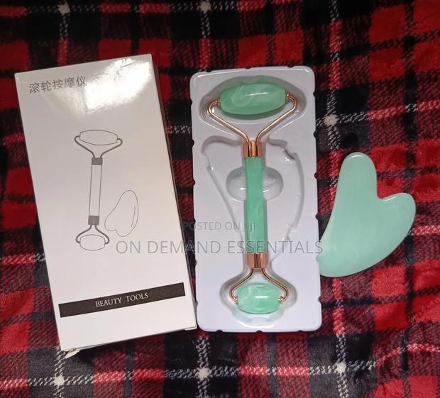 Anti Aging Face Roller Guasha Set - thumbnail 2