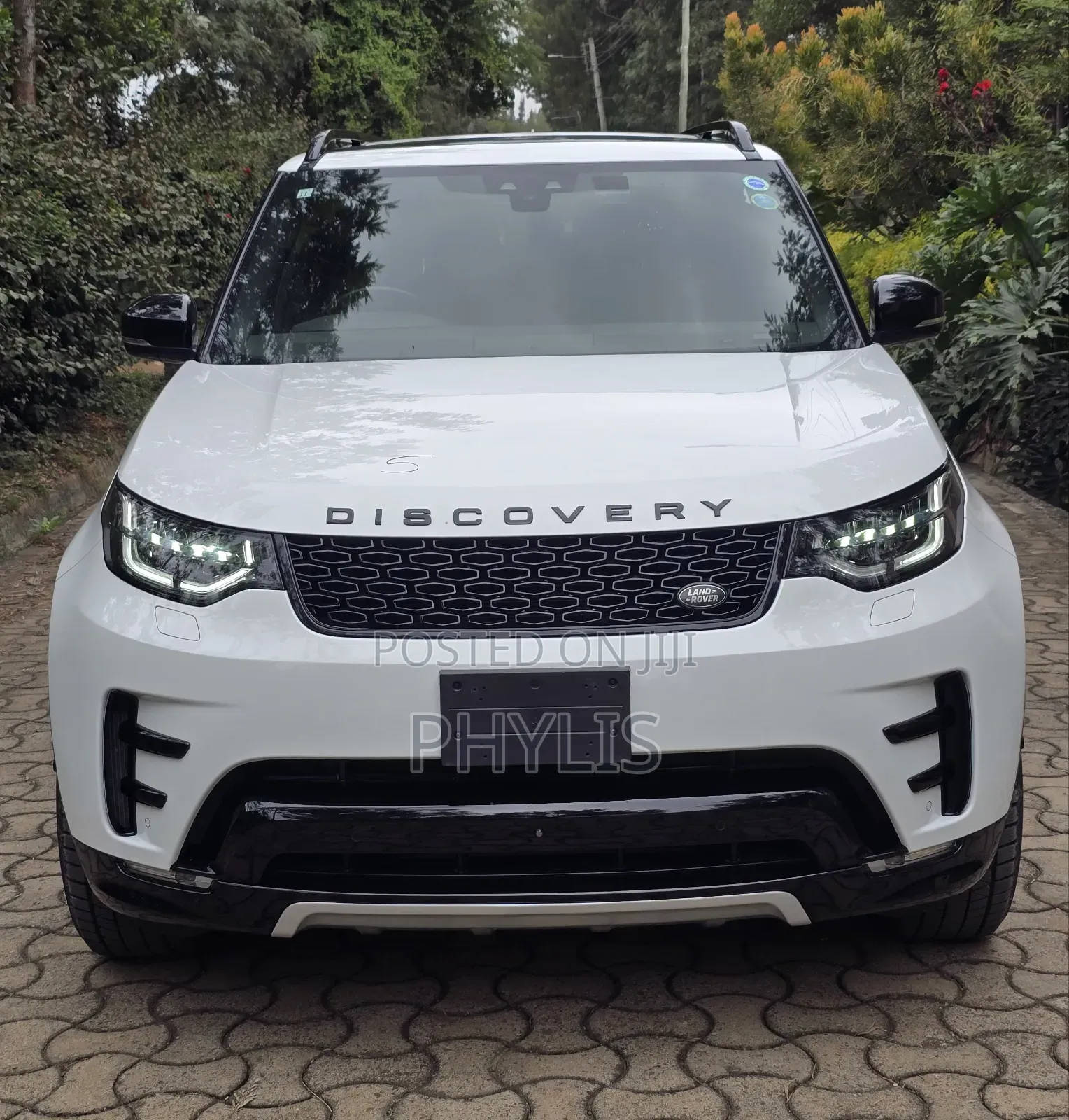 Land Rover Discovery 2019 White