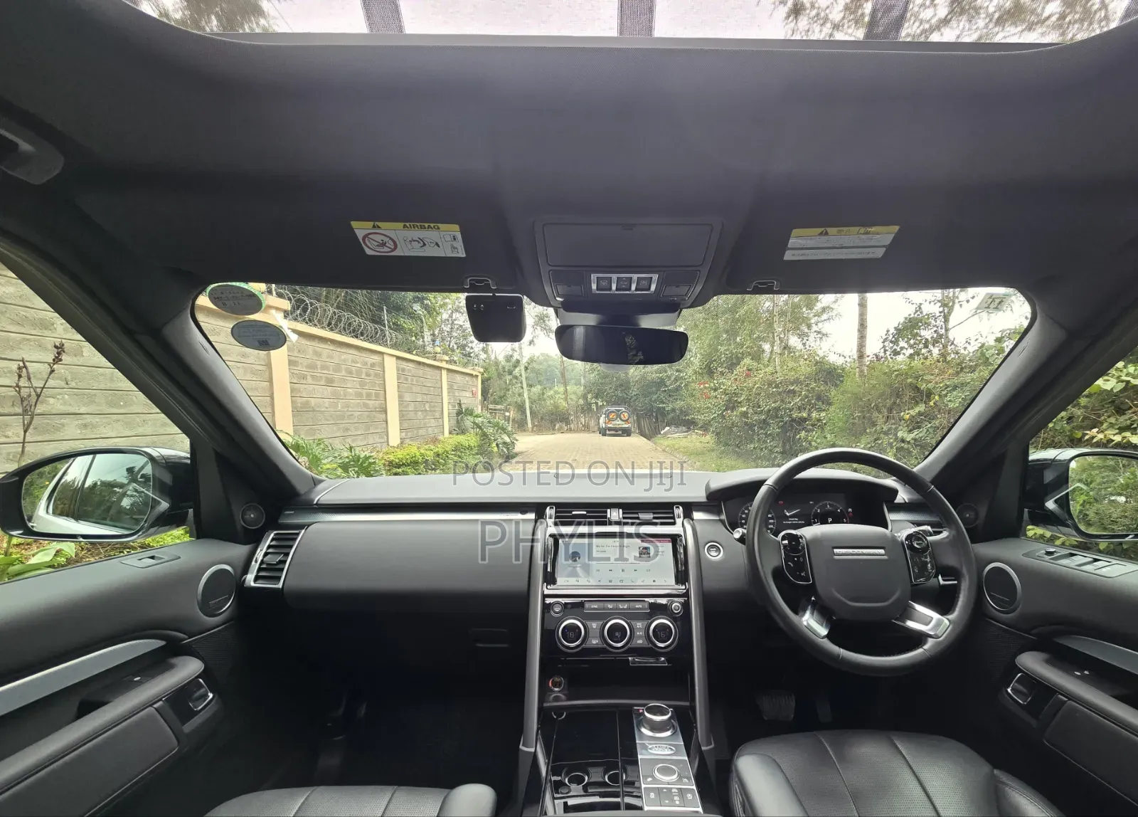 Land Rover Discovery 2019 White