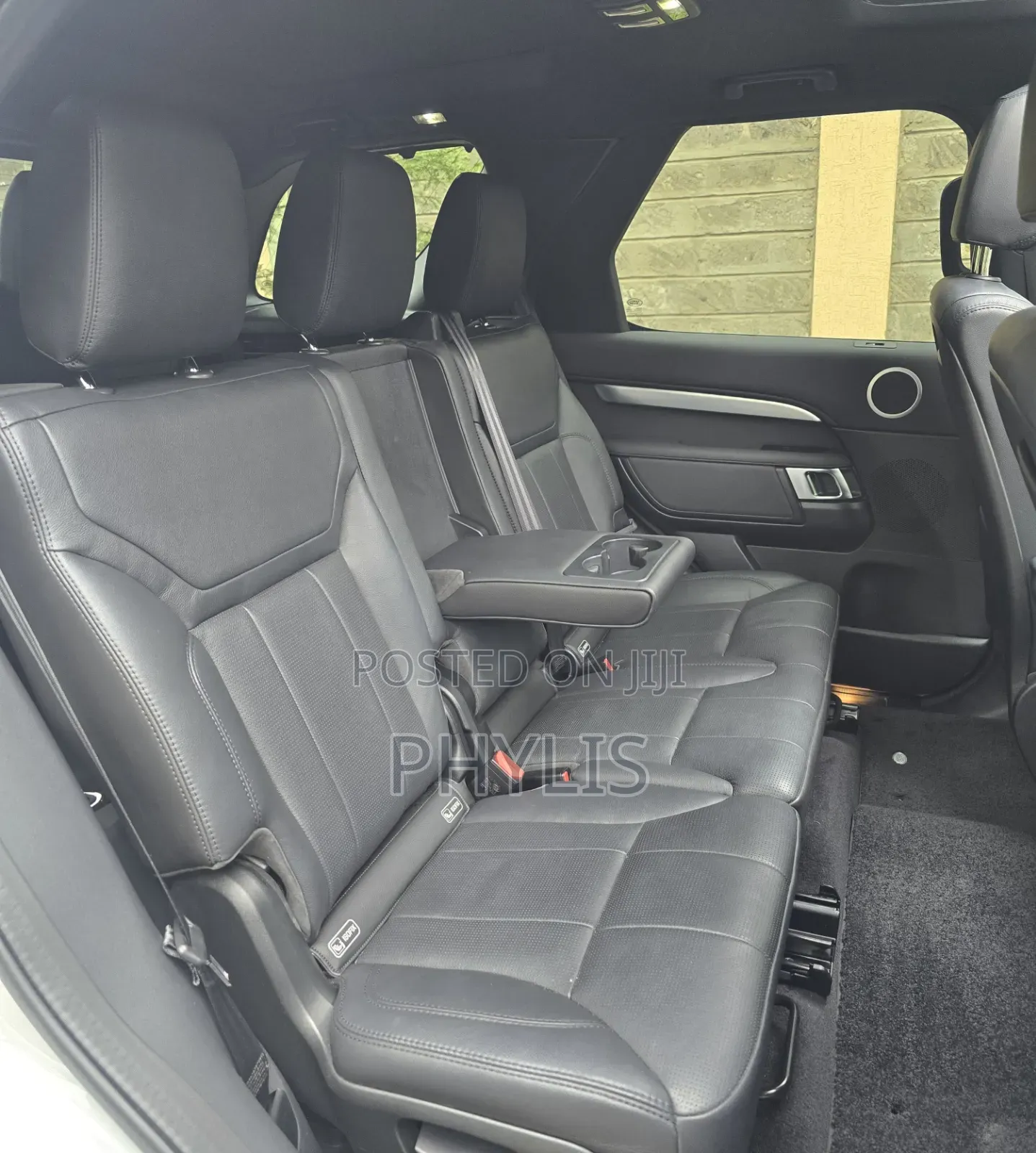 Land Rover Discovery 2019 White