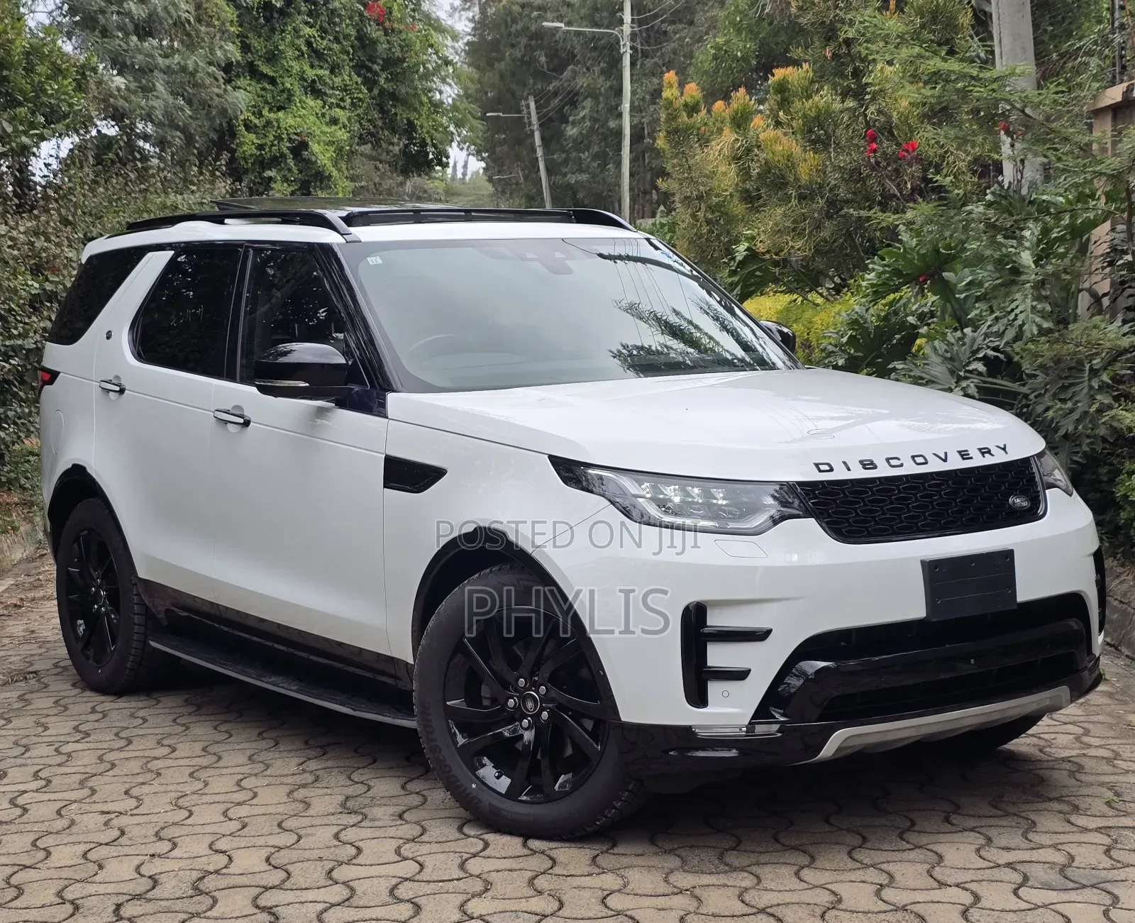 Land Rover Discovery 2019 White