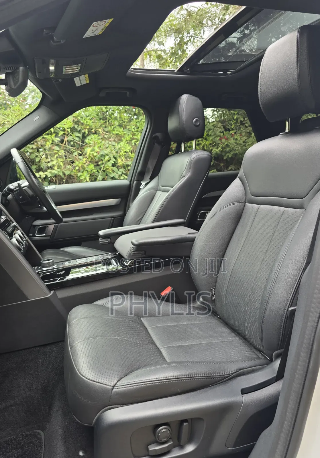 Land Rover Discovery 2019 White