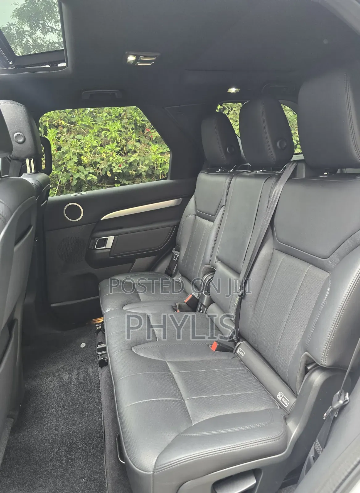 Land Rover Discovery 2019 White