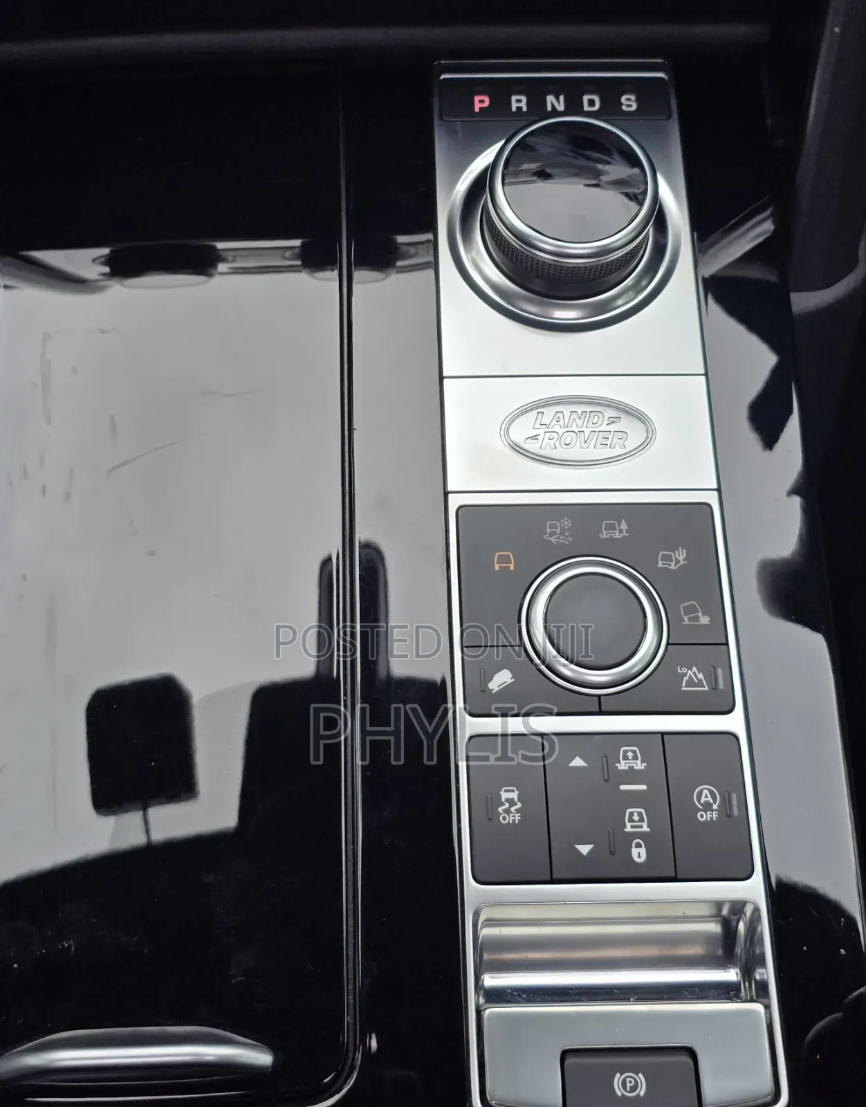 Land Rover Discovery 2019 White