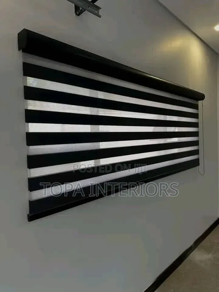 Adjustable Premium Horizontal Home and Office Roller Blinds