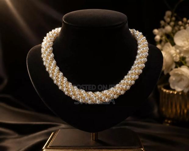 Pearl Necklace - thumbnail 3