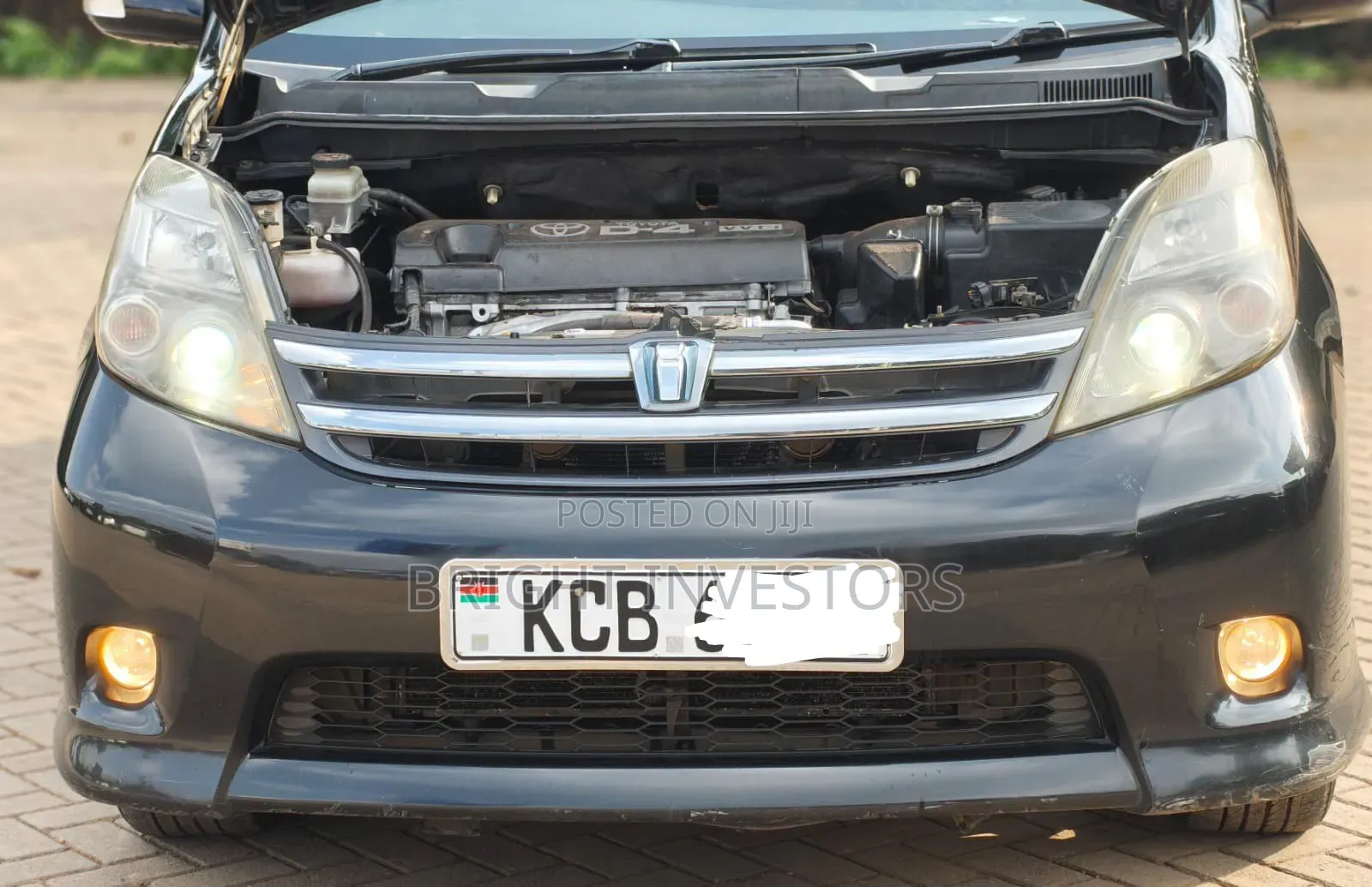 Toyota ISIS 2008 Black
