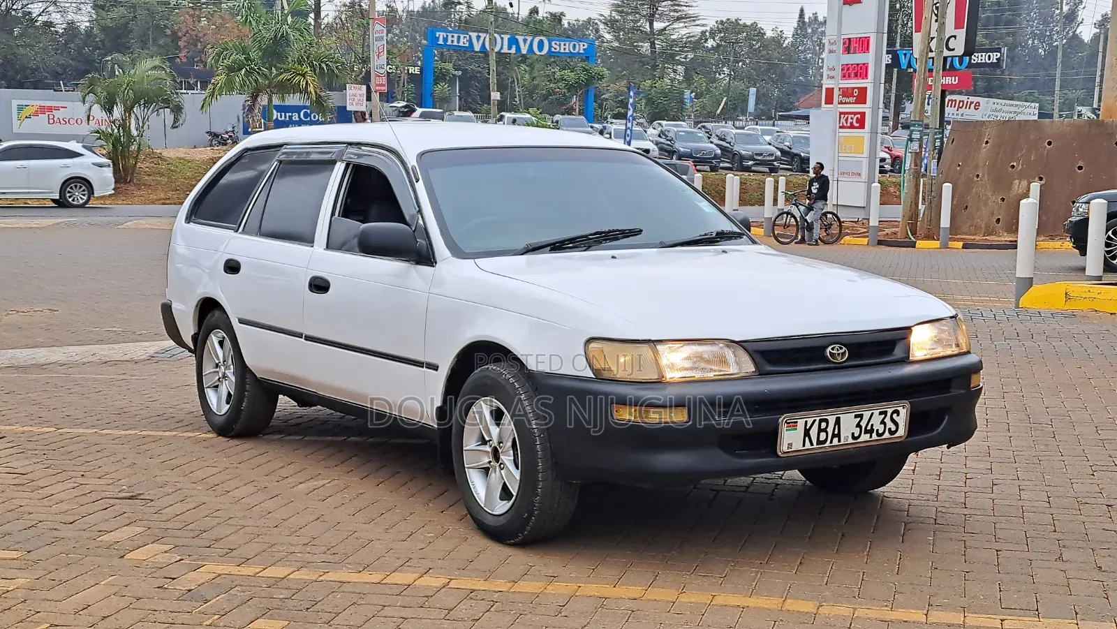 Toyota Corolla 1999 White
