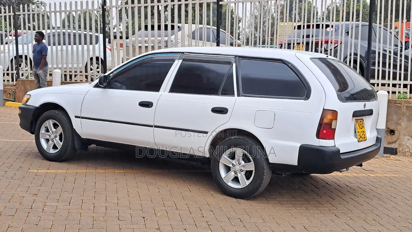Toyota Corolla 1999 White
