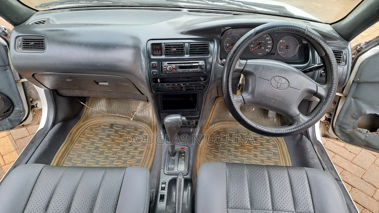 Toyota Corolla 1999 White