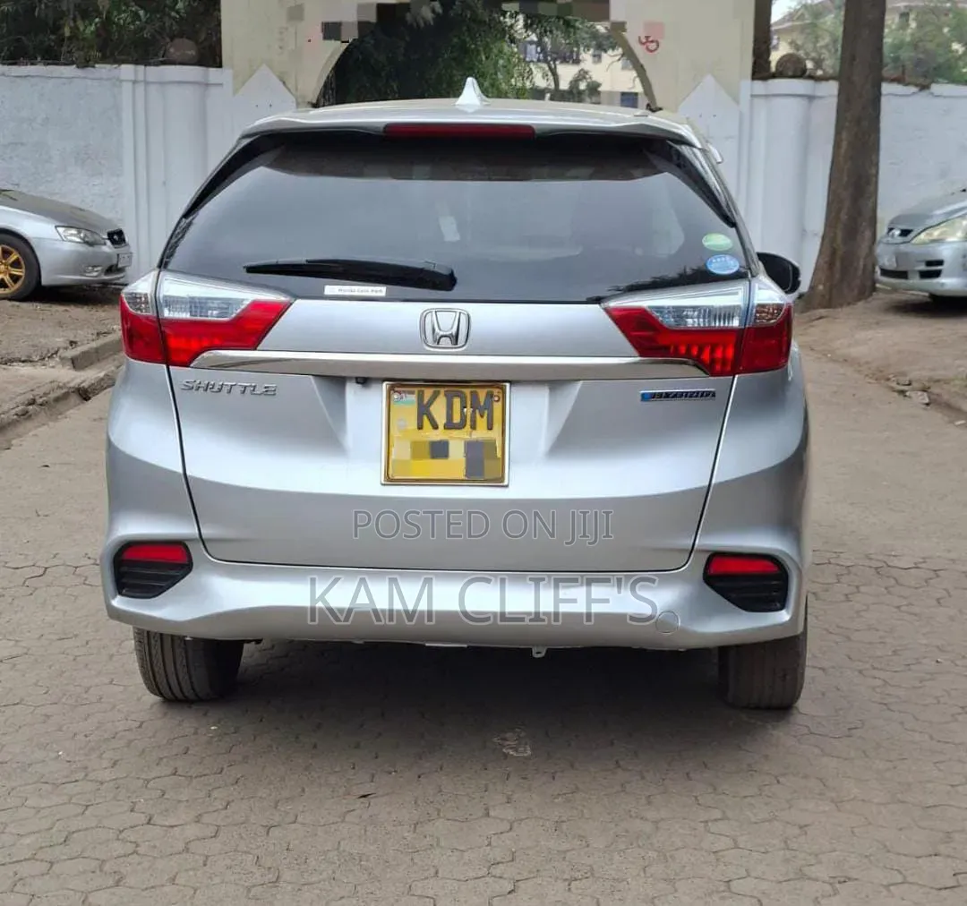 Honda Fit Shuttle 2016 Silver
