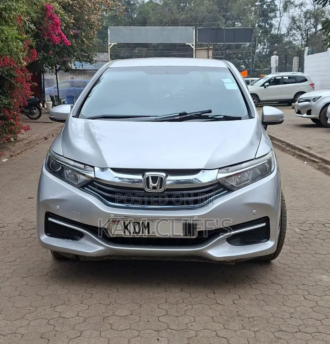 Honda Fit Shuttle 2016 Silver
