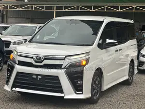 Toyota Voxy ZS Kirameki II 2WD 7-Seater 2019 Pearl