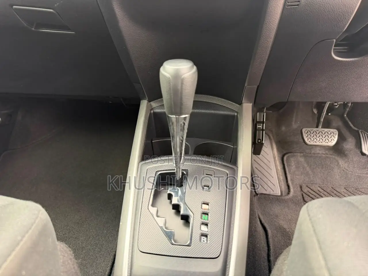 Toyota Corolla Fielder 2019 Silver