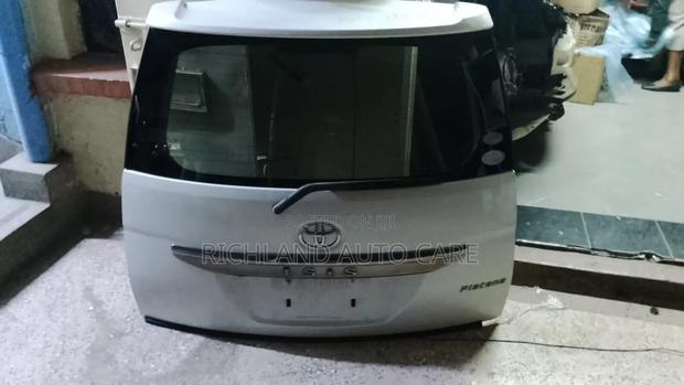 Boot Toyota Isis ANM10W - main view