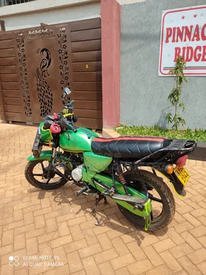 Bajaj Boxer 150 UG 2024 Green