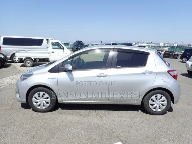 Toyota Vitz 2019 Silver