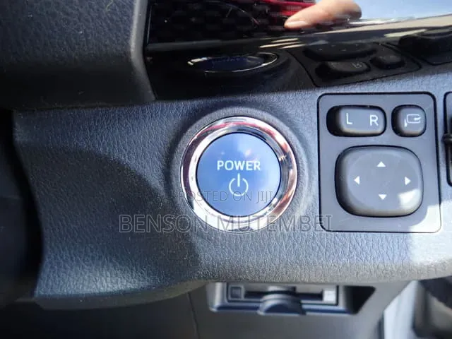 Toyota Vitz 2019 Silver