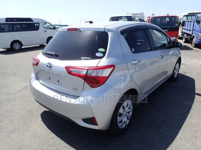 Toyota Vitz 2019 Silver