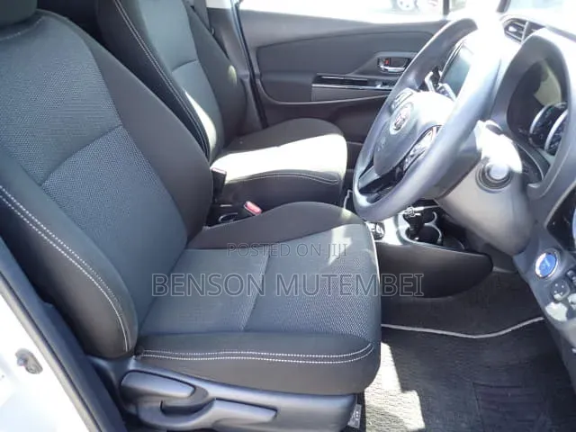 Toyota Vitz 2019 Silver