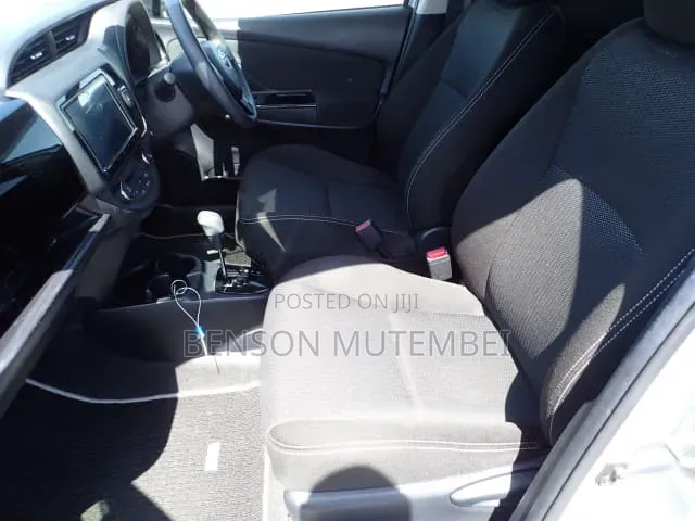 Toyota Vitz 2019 Silver