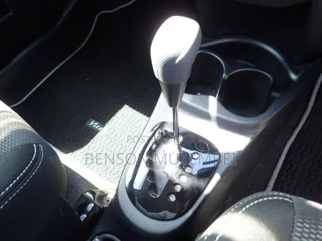 Toyota Vitz 2019 Silver
