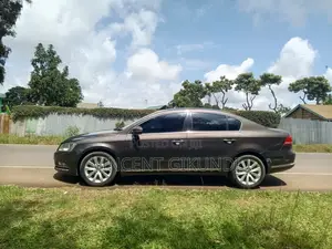 Volkswagen Passat 1.8 S Sedan 2012 Brown