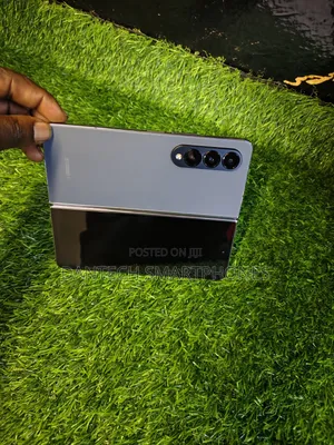 New Samsung Galaxy Z Fold4 256 GB Blue