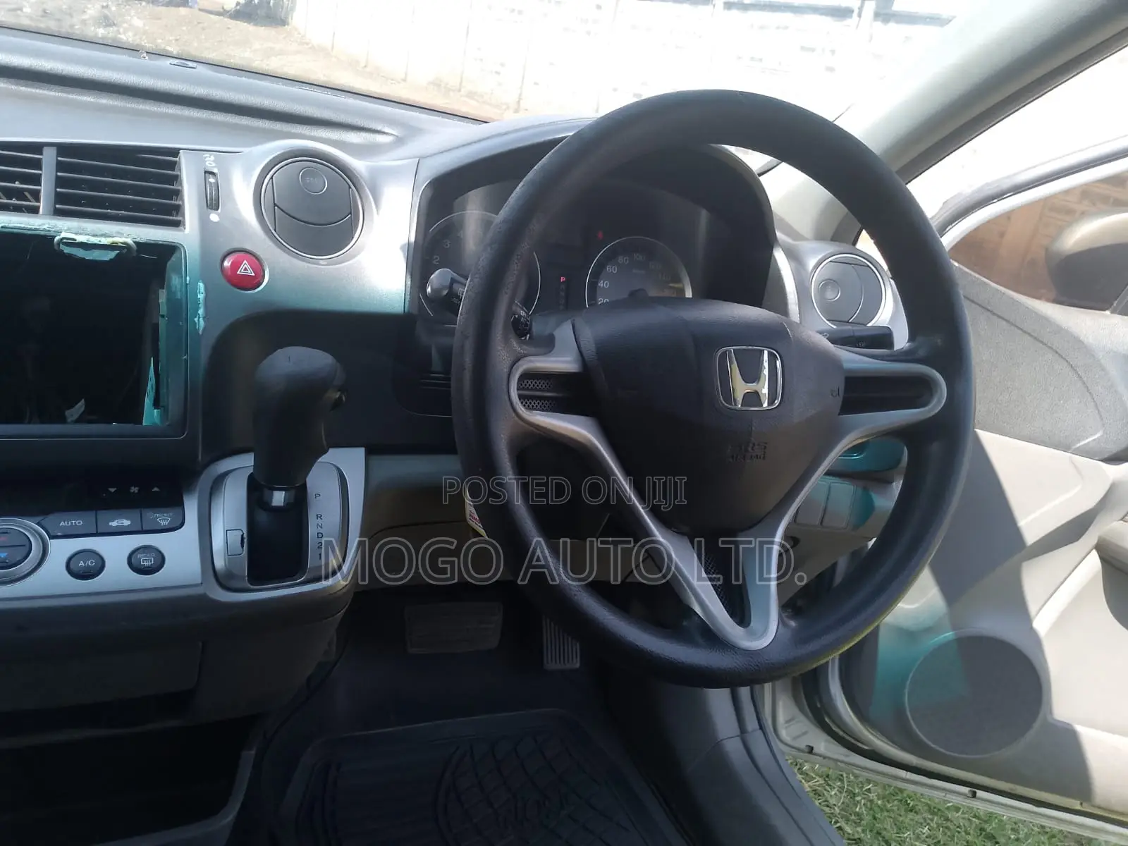 Honda Stream 2011 Silver