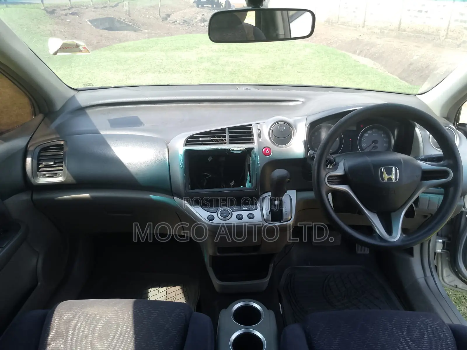 Honda Stream 2011 Silver